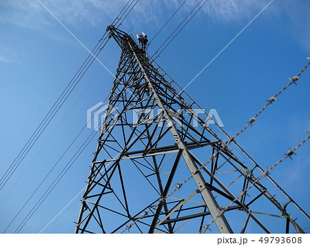 高圧送電用の四角鉄塔 高圧送電用の四角鉄塔 49793608