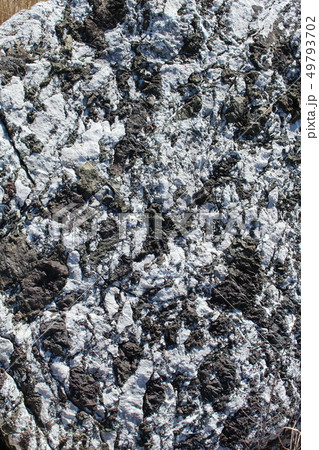 荒い岩肌 49793702