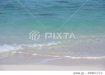 【瀬底ビーチ】 沖縄県 瀬底島 海岸 絶景 ブルーアウト 初夏 【瀬底ビーチ】 沖縄県 瀬底島 海岸 絶景 ブルーアウト 初夏 49801713