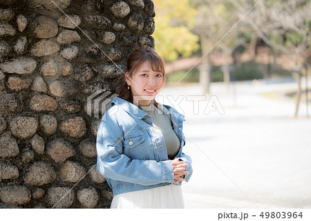 散歩 散策 ビューティー ライフスタイル ポートレート 女性 新緑 散歩 散策 ビューティー ライフスタイル ポートレート 女性 新緑 49803964