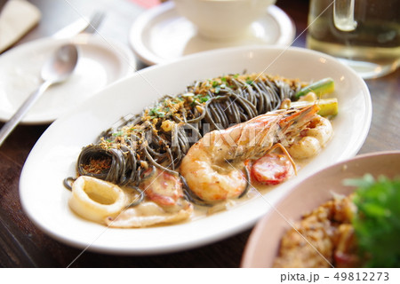 パスタ 外食 デート 49812273