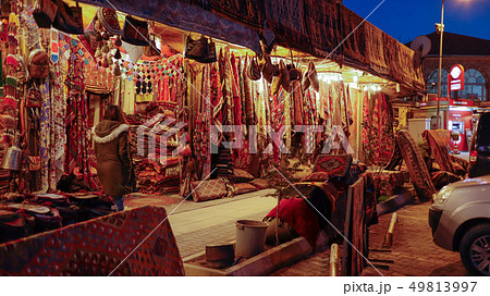 トルコ絨毯の店先 49813997
