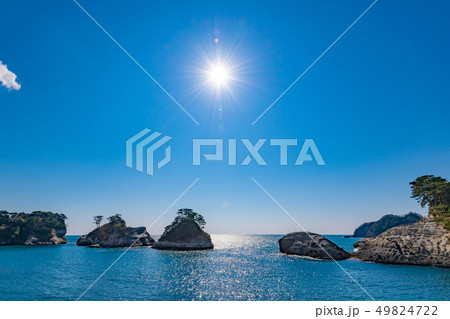 静岡県賀茂郡西伊豆町 堂ヶ島の景色 夕日の町堂ヶ島 静岡県賀茂郡西伊豆町 堂ヶ島の景色 夕日の町堂ヶ島 49824722