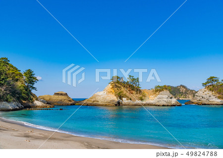 静岡県賀茂郡西伊豆町　堂ヶ島の海岸 49824788