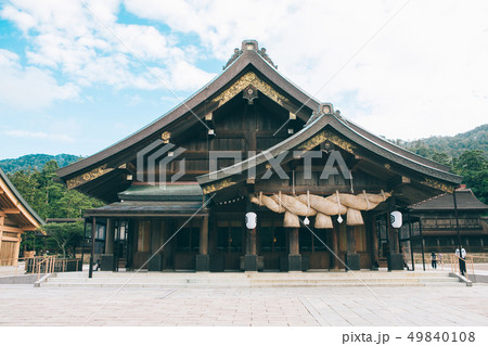 出雲大社の拝殿 49840108