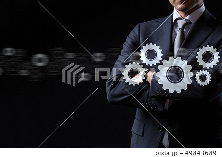 歯車とビジネスマン 49843689