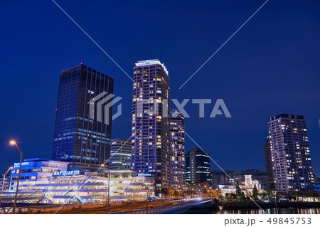 都市夜景 横浜 横浜駅周辺の夜景の写真素材