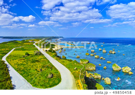 宮古島。東平安名崎灯台から見た風景 49850458