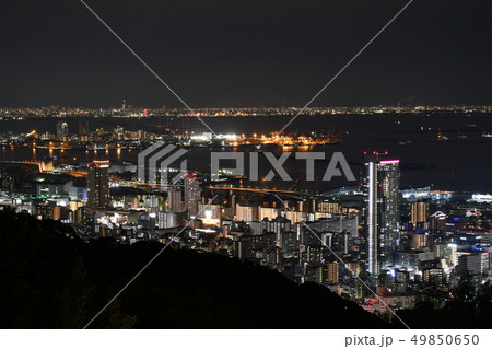 神戸市中央区の市章山から見た神戸市(手前)と大阪(奥)の夜景 神戸市中央区の市章山から見た神戸市(手前)と大阪(奥)の夜景 49850650
