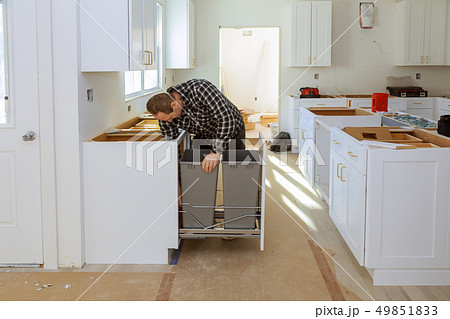 Installing new induction hob in modern drawers 49851833