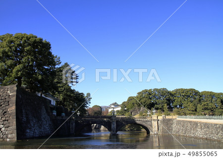 皇居 二重橋と伏見櫓 49855065