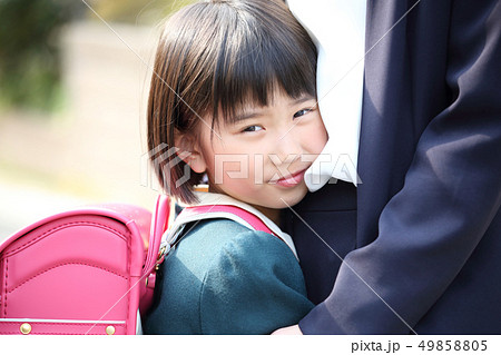 ママと小学生 ママと小学生 49858805