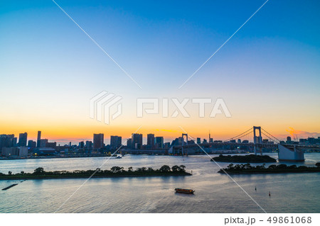 Beautiful architecture building cityscape of tokyo city with rainbow bridge Beautiful architecture building cityscape of tokyo city with rainbow bridge 49861068