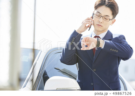 男性　ビジネスマン 49867526