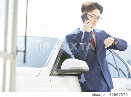 男性 ビジネスマン 男性 ビジネスマン 49867579