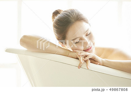 女性　ビューティー 49867808