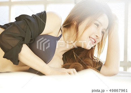 女性　ビューティー 49867961