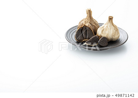 黒にんにく 白バック 49871142