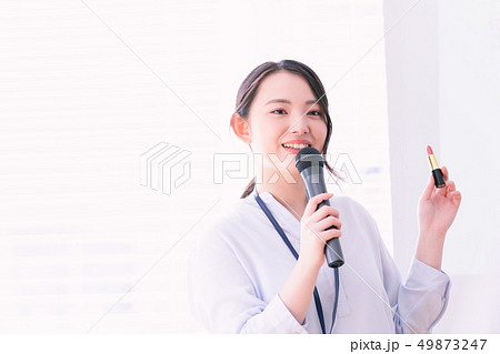 女性　ビジネス　セミナー　プレゼン 49873247