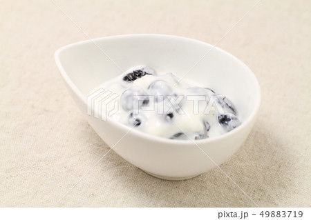 大豆とヨーグルトの和え物、サラダ、北海道の大豆 大豆とヨーグルトの和え物、サラダ、北海道の大豆 49883719