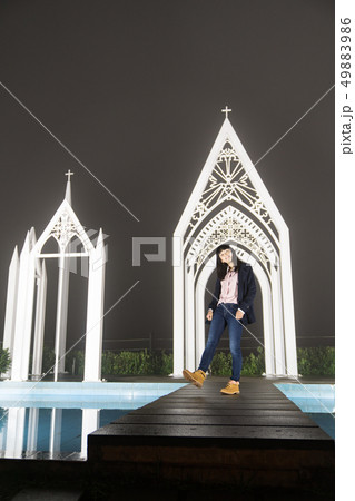 教会 聖堂 アジア人 49883986
