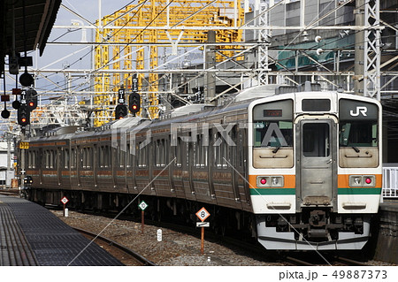 両毛線211系（逆白ハゲA10編成） 49887373