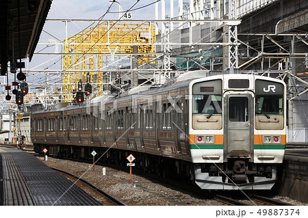 両毛線211系（逆白ハゲA10編成） 49887374