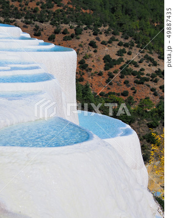 中国雲南省・白水台の石灰棚 / Baishuitai, Yunnan, China 49887435