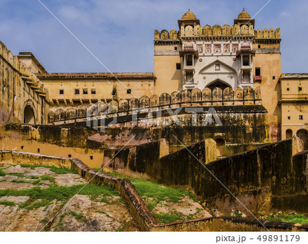 Amber Fort and its walls, Jaipur, Rajasthan, India Amber Fort and its walls, Jaipur, Rajasthan, India 49891179