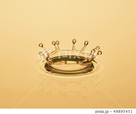 金色のクラウン 49895451
