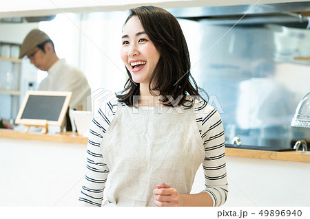 カフェ店員 カフェ店員 49896940