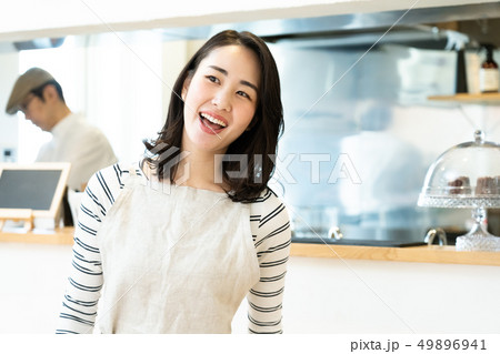 カフェ店員 カフェ店員 49896941