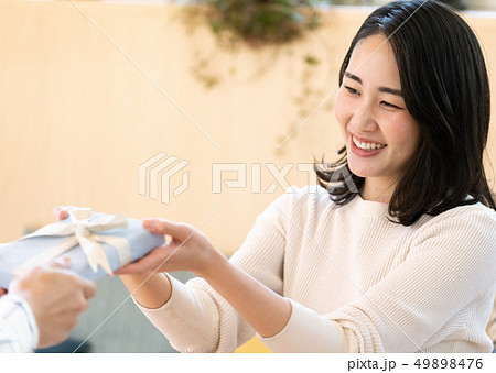プレゼント 49898476