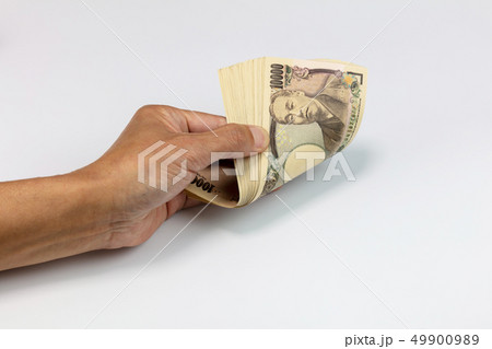 一万円札と救急車_治療費・病院代・高額・医療費 一万円札と救急車_治療費・病院代・高額・医療費 49900989