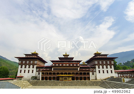 ブータン中央政庁のタシチョゾン 49902062