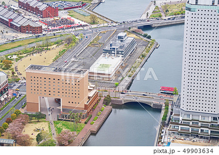 赤レンガ倉庫とナビオス横浜 49903634