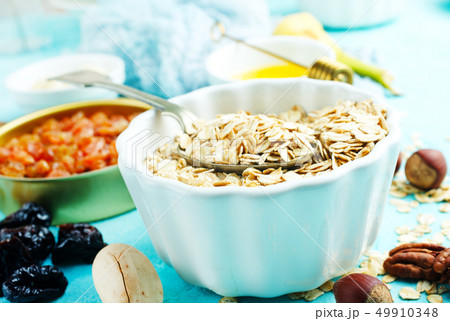 ingrediants for breakfast 49910348