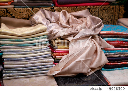 Thin beautiful handmade pashmina shawls Thin beautiful handmade pashmina shawls 49928500