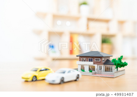 家 住宅ローン 不動産イメージ ミニチュア 模型 家 家 住宅ローン 不動産イメージ ミニチュア 模型 家 49931407
