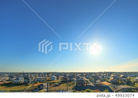 　朝靄の残る東京オリンピックサーフィン会場の千葉県一宮町の朝 49933074