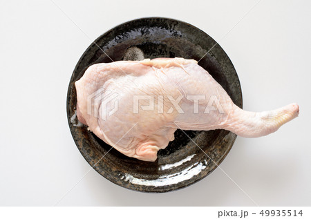 骨付き鶏もも肉 49935514
