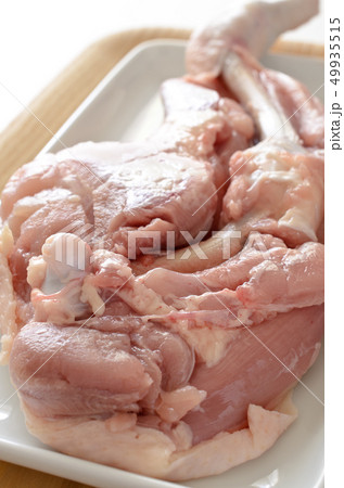 骨付き鶏もも肉 49935515