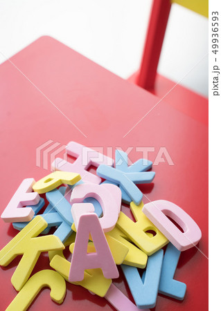 アルファベット 49936593