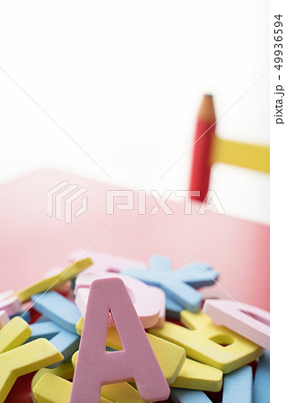 アルファベット 49936594