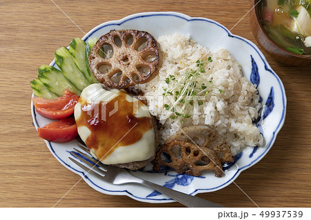 チーズハンバーグプレート 49937539