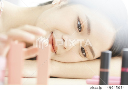 女性　ビューティー 49945054