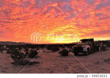California Twentynine Palms の朝焼け California Twentynine Palms の朝焼け 49953633