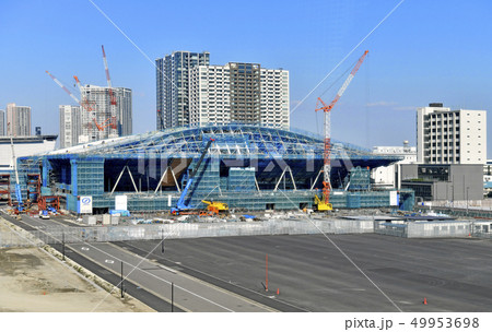 日本の東京都市景観 有明体操競技場やタワーマンションなどを望む 日本の東京都市景観 有明体操競技場やタワーマンションなどを望む 49953698