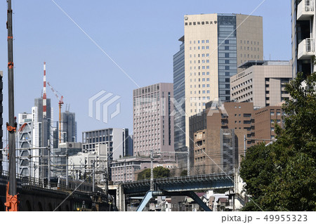 日本の東京都市景観  御茶ノ水駅方向などを望む 49955323