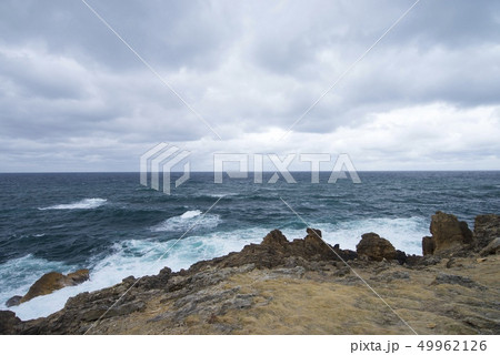 青森県西津軽郡深浦町の大岩海岸(3月) 青森県西津軽郡深浦町の大岩海岸(3月) 49962126